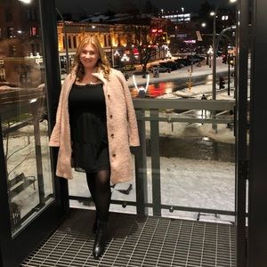 Meet your Posher, Eva